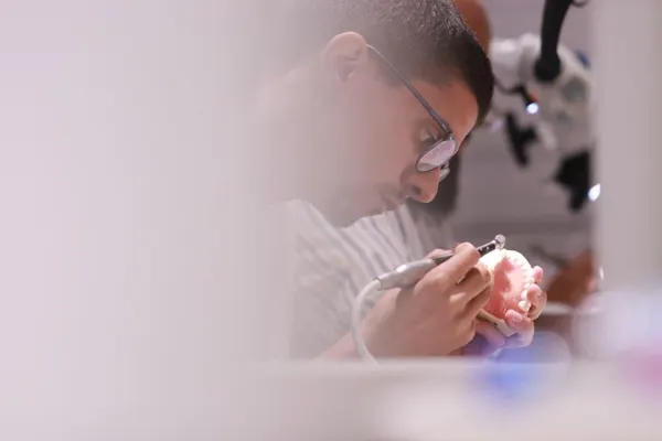 Successful ceramic veneers